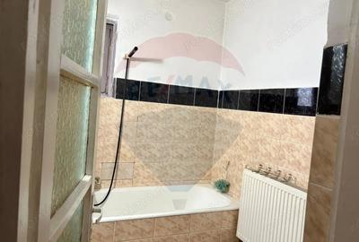 Casă cu 2 camere cu Teren 557 Mp în Central