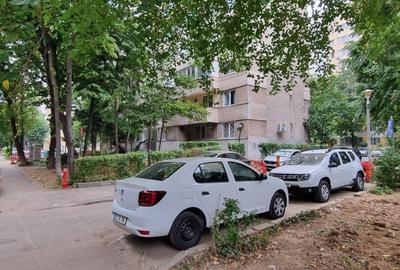 Apartament cu 3 camere semidecomandat în Doamna Ghica