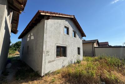 Casă cu 4 camere cu Teren 500 Mp în Ostrovu Corbului - 2