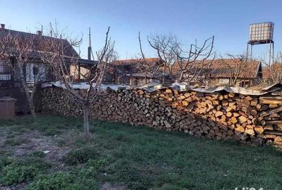 Casă cu 4 camere în Central - 2