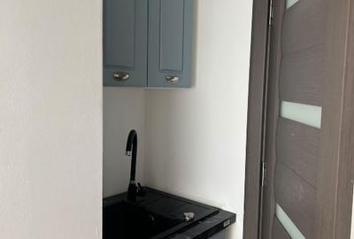 Apartament cu 2 camere semidecomandat, mobilat în Tomis Nord