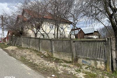Teren de 2500 mp, în Vaideeni - 2