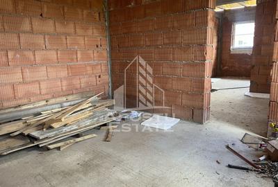 Duplex cu 4 camere cu Canalizare în Cornești - 9