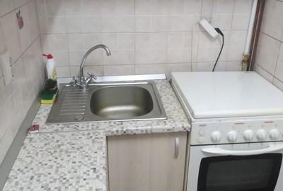 Garsonieră decomandată în Iris