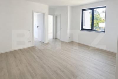 Apartament cu 3 camere semidecomandat în Centura