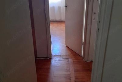Apartament cu 3 camere nedecomandat în Șagului