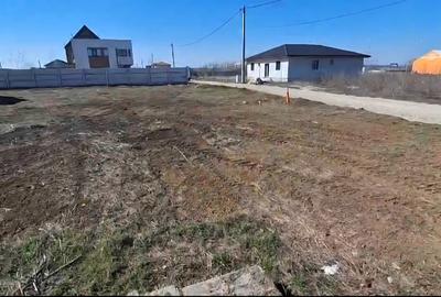 Teren Construcții intravilan de 800 mp, în Crevedia
