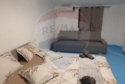 Hotel/Pensiune, de 906 mp, în P-ța Unirii - 27