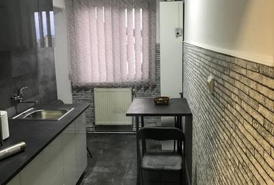 Apartament cu 2 camere decomandat în Calea București