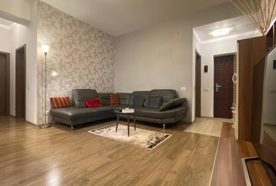 Apartament cu 3 camere semidecomandat, mobilat în Decebal