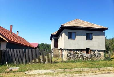Apartament cu 3 camere decomandat în Bălănești