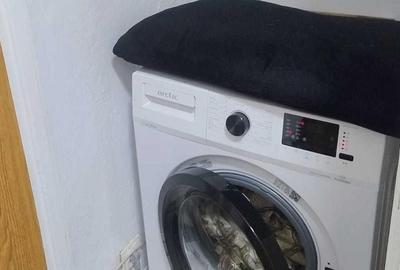 Apartament cu 2 camere semidecomandat în Gorjului