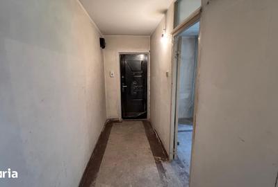 Apartament cu 2 camere decomandat în Petros