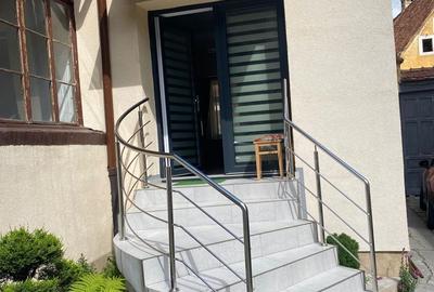 Apartament cu 2 camere, mobilat în Central