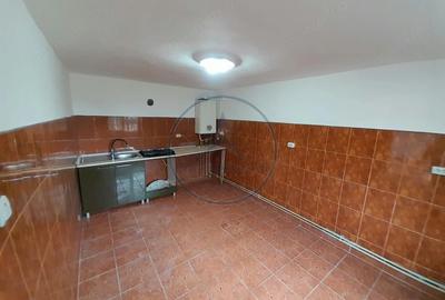 Casă cu Teren 1200 Mp în Central