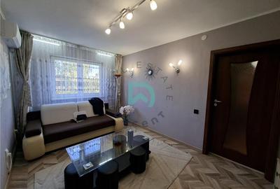 Apartament cu 3 camere semidecomandat în Florilor