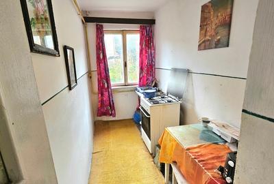 Apartament cu 3 camere semidecomandat în Moroasa 1 - 5