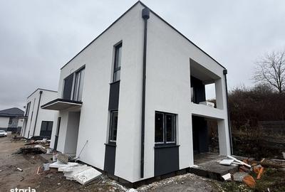 Casă cu 4 camere în Luna