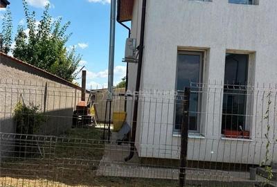 Casă cu 4 camere în Vârteju
