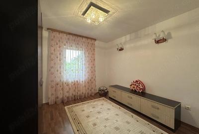 Casă cu 6 camere cu Teren 2250 Mp în Central