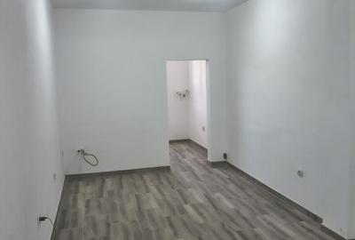 Spațiu comercial, de 25 mp, în Central
