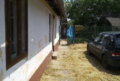 Casă cu 3 camere cu Teren 1960 Mp în Central