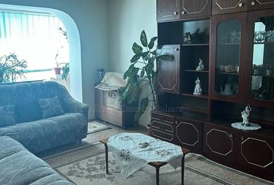 Apartament cu 2 camere decomandat în Tătărași