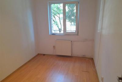 Apartament cu 3 camere semidecomandat în Dacia - 13