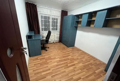 Apartament cu 3 camere decomandat în Exterior Vest - 2