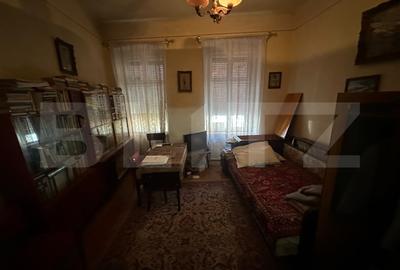 Casă cu 5 camere cu Canalizare în Central