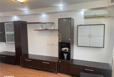 Apartament cu 3 camere decomandat în Tei