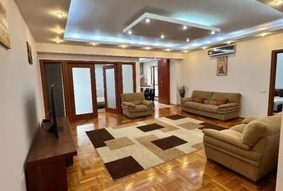 Apartament cu 3 camere semidecomandat în Herăstrău