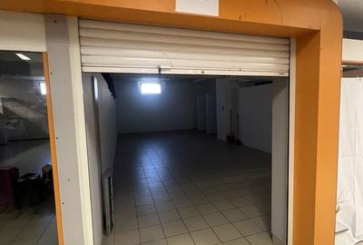 Spațiu comercial, în Ultracentral