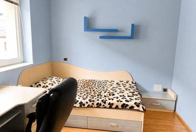 Casă cu 9 camere cu Teren 300 Mp în Rogerius - 8