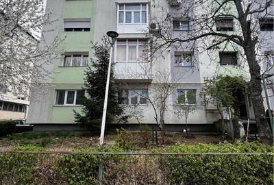Apartament cu 2 camere decomandat în Nicolae Titulescu