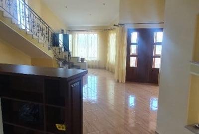 Casă cu 5 camere cu Teren 493 Mp în Smârdan - 2