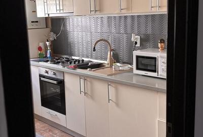 Apartament cu 3 camere decomandat în Florești - 2
