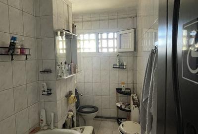 Apartament cu 2 camere semidecomandat în Podu Roș