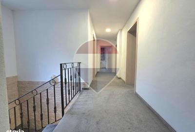 Casă cu 4 camere cu Teren 689 Mp în Central