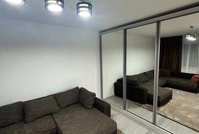 Apartament cu 4 camere decomandat, mobilat în Sebastian
