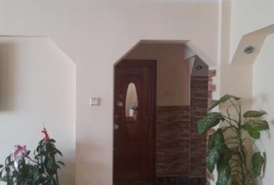 Apartament cu 3 camere semidecomandat în Central - 2