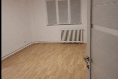 Apartament cu 2 camere semidecomandat în Berceni
