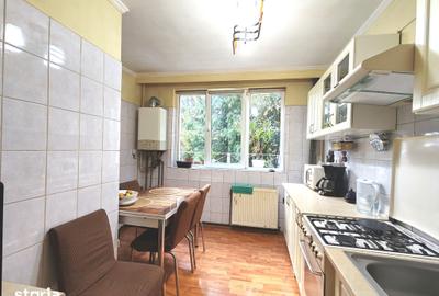 Apartament cu 3 camere semidecomandat în Negru Vodă