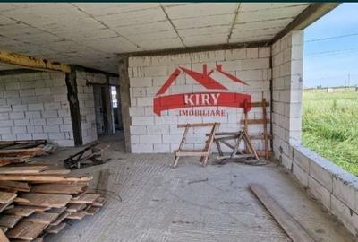 Casă cu 3 camere în Livada
