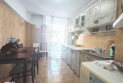 Apartament cu 3 camere decomandat în Găvana