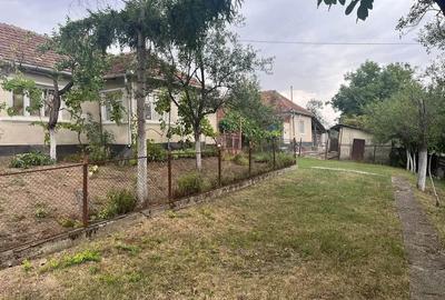 Casă cu 4 camere cu Teren 3000 Mp în Chieșd
