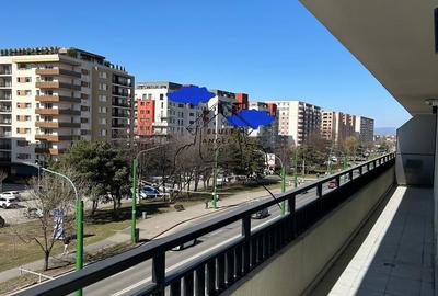Apartament cu 3 camere în Tractorul - 3
