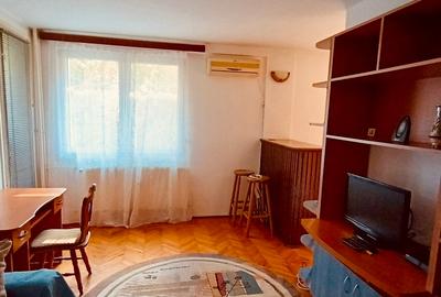 Apartament cu 2 camere decomandat, mobilat în Titan