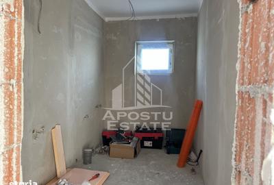 Casă cu 4 camere cu Teren 325 Mp în Sânandrei