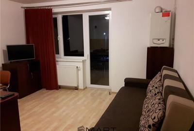 Apartament cu 2 camere decomandat în Tractorul